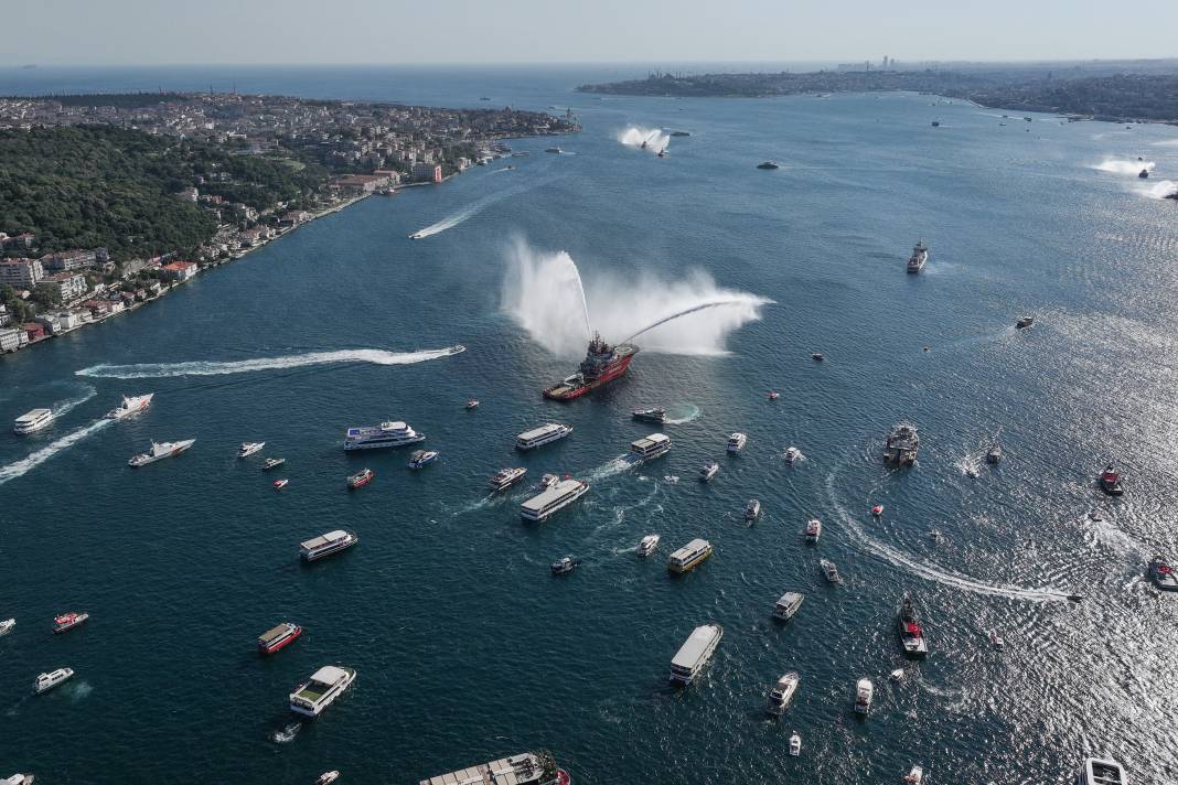 İstanbul Boğazı'ndan 253 tekne, 253 şehit için kortej geçişi gerçekleştirdi! 3