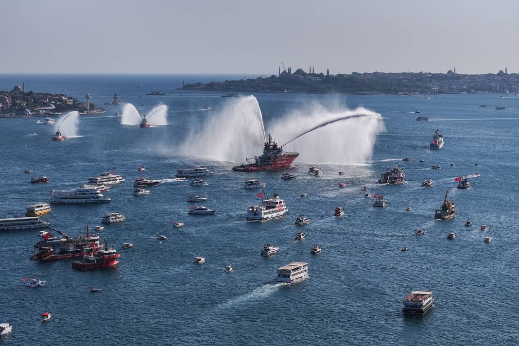 İstanbul Boğazı'ndan 253 tekne, 253 şehit için kortej geçişi gerçekleştirdi! 2