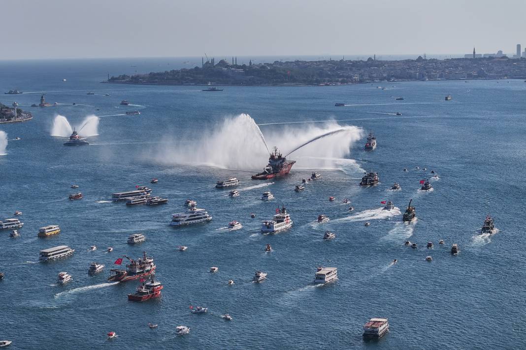 İstanbul Boğazı'ndan 253 tekne, 253 şehit için kortej geçişi gerçekleştirdi! 6