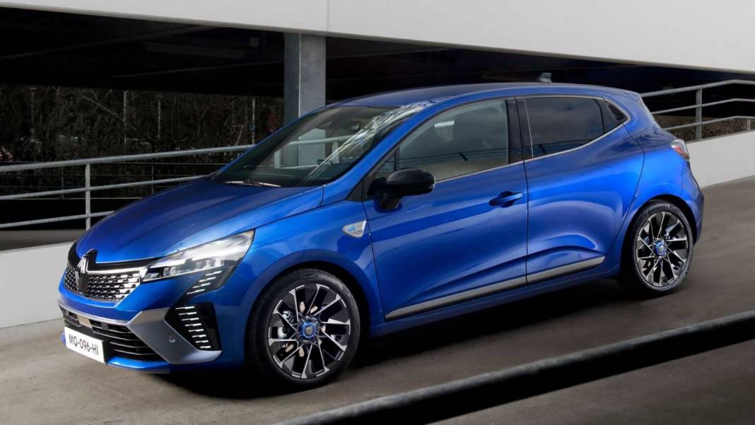 Türkiye’nin en çok satan otomobili Clio yine zamlandı! En uygun Renault artık 1,5 Milyon TL’ye dayandı 2