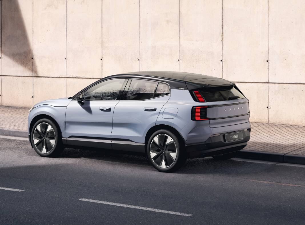 VOLVO TEMMUZ 2025 GÜNCEL FİYAT LİSTESİ | Tarihinde ilk yaşandı: ÖTV düzenlemesiyle Volvo XC90 10 milyon barajını aştı! 3