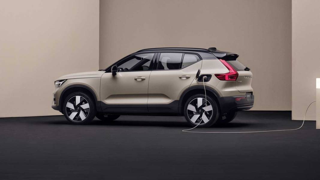 VOLVO TEMMUZ 2025 GÜNCEL FİYAT LİSTESİ | Tarihinde ilk yaşandı: ÖTV düzenlemesiyle Volvo XC90 10 milyon barajını aştı! 5