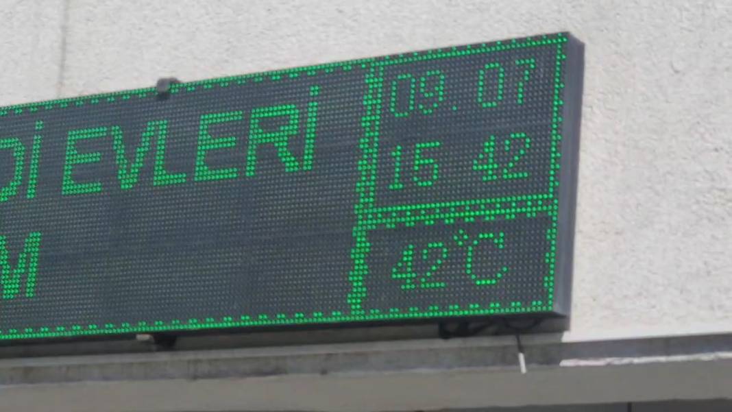 İstanbul kavruluyor: Bunalanlar sahillere akın etti! 9