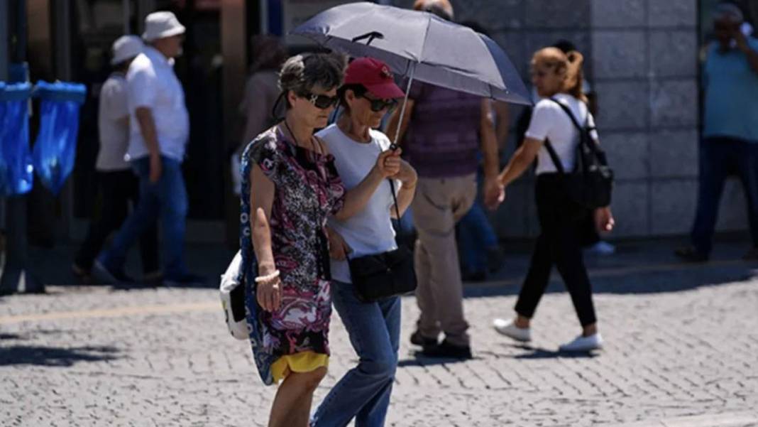 Sıcaklıklar düşüyor: Meteoroloji sağanak yağış için uyardı! 10
