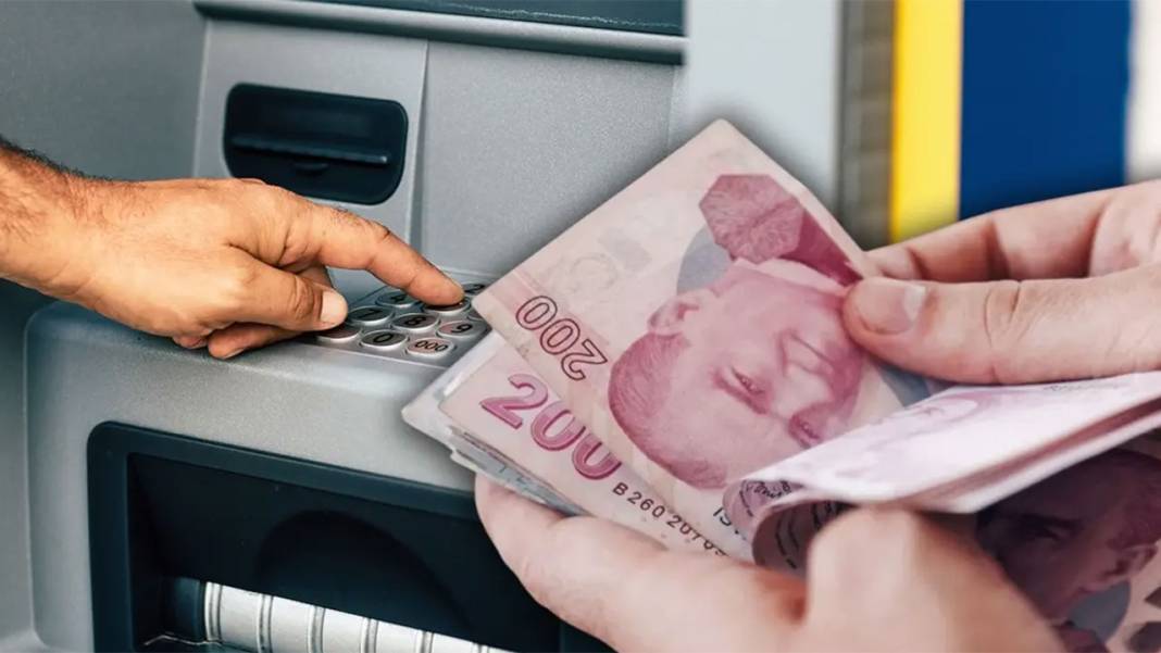 Maaşlar zamlandı, emekli ve memurlara zamlı maaşlar yatıyor: Kime ne zaman maaş yatacak? 2