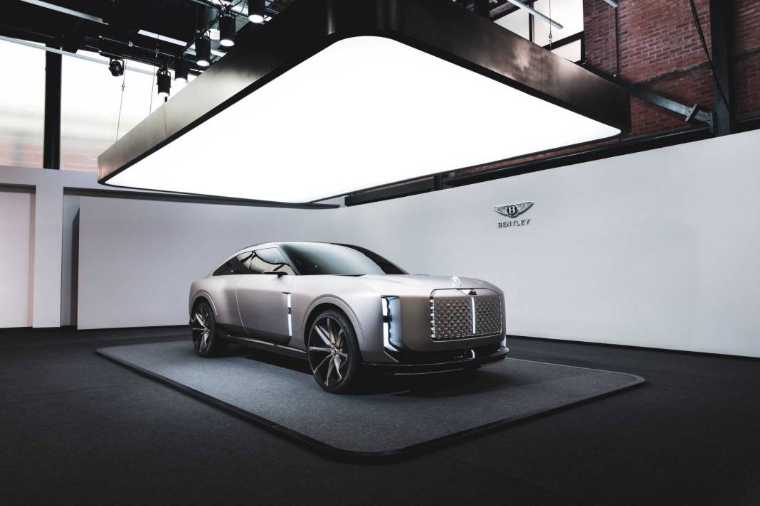 Bentley’den geleceğe yolculuk: Elektrikli canavar EXP 15 Consept 2026’da yollarda olacak 5