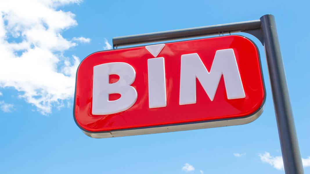 BİM'DE ELEKTRİKLİ SÜPÜRGE İÇİN KUYRUK: Bu fiyata kaçmaz 1