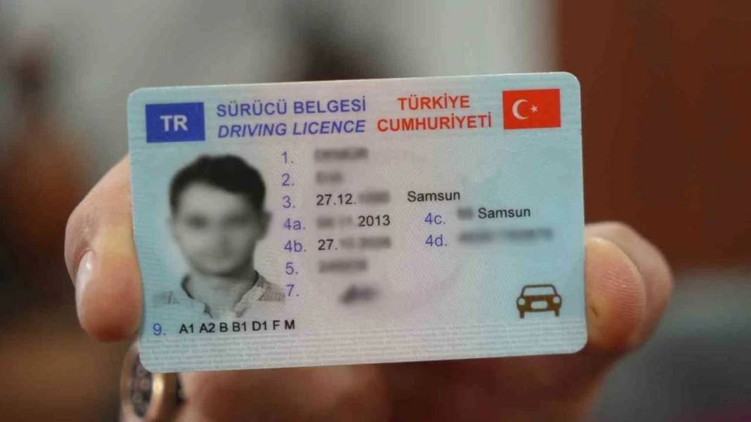 ESKİ TİP EHLİYETİ OLAN HERKESİ İLGİLENDİRİYOR: Son 10 gün kaldı. Ehliyet yenileme ücreti ne kadar? 2