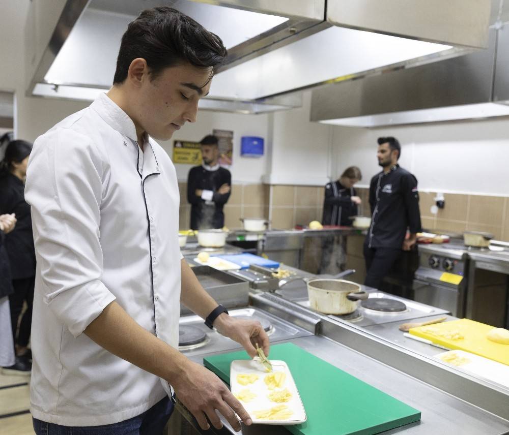 Türkiye’nin en iyi gastronomi bölümleri belli oldu! İlk sıradaki üniversite sürpriz yaptı 5