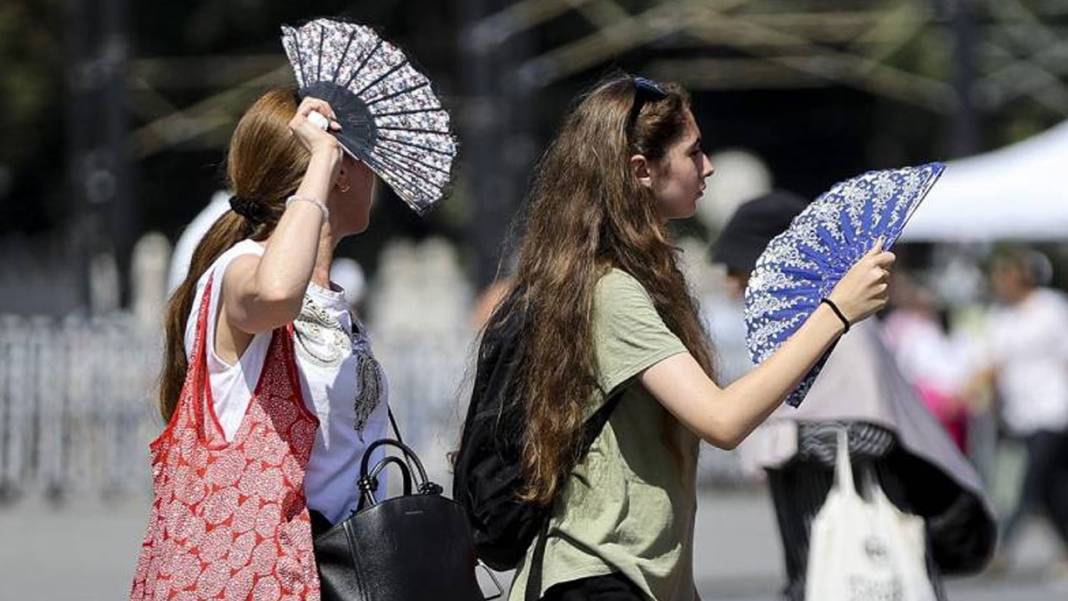 Sıcaklıklar düşüyor: Meteoroloji sağanak yağış için uyardı! 1