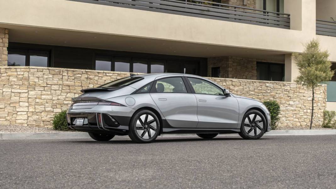 ÖTV ZAMMI SONRASI ELEKTRİKLİ ARAÇLARIN FİYATLARI RESMEN PİK YAPTI: Opel, BYD, BMW, KGM, Tesla ne kadar? 5