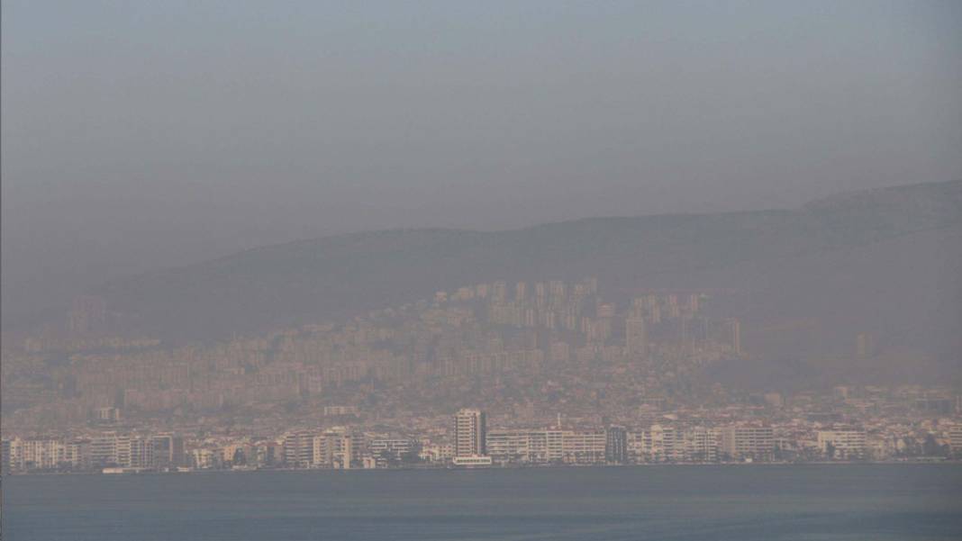 İzmir’de hava kirliliği seviyesi şoke etti: Acil eylem planı yapılmalı! 1