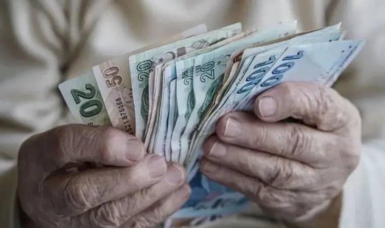 YAPI KREDİ'DEN EMEKLİLERE DEV PROMOSYON: Temmuz ayı maaş promosyonu 27.000 TL'ye kadar 3
