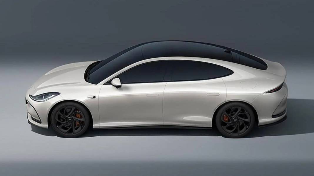 ÇİNLİ MG'DEN TESLA'YA YANIT: Yeni IM5 Sedan ve IM6 SUV tanıtıldı 5