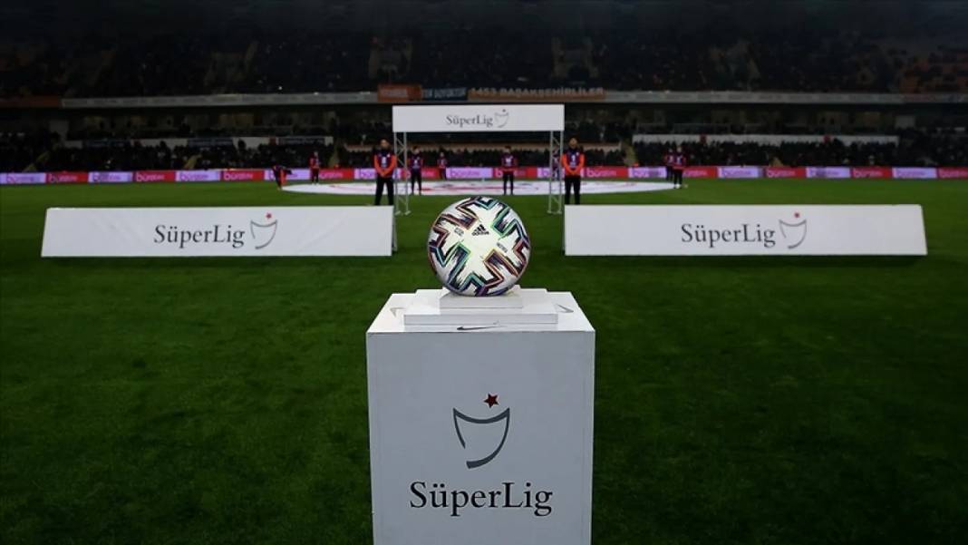 AVRUPA'DA LİGLER NE ZAMAN BAŞLIYOR? Hangi lig hangi kanalda yayınlanacak? 2025 - 2026 yeni sezon lig başlangıç tarihleri 2