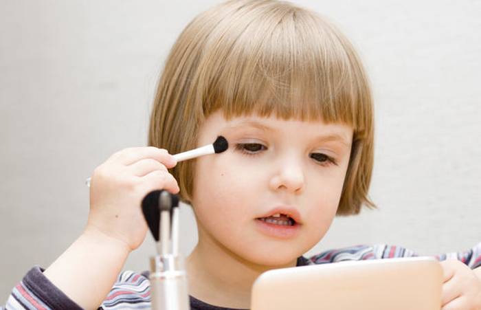 Minik dokunuş, büyük risk: Bebek ve küçük çocuklara makyaj yapmak ne kadar tehlikeli? Bilim açıkladı! 5