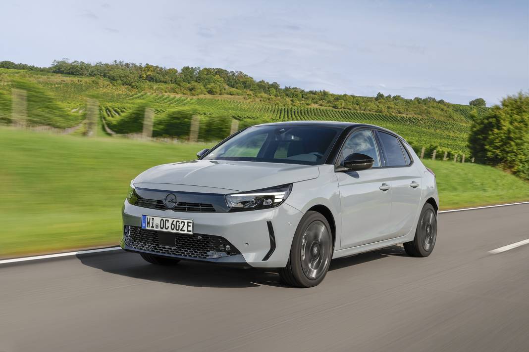 ÖTV ZAMMI SONRASI ELEKTRİKLİ ARAÇLARIN FİYATLARI RESMEN PİK YAPTI: Opel, BYD, BMW, KGM, Tesla ne kadar? 2