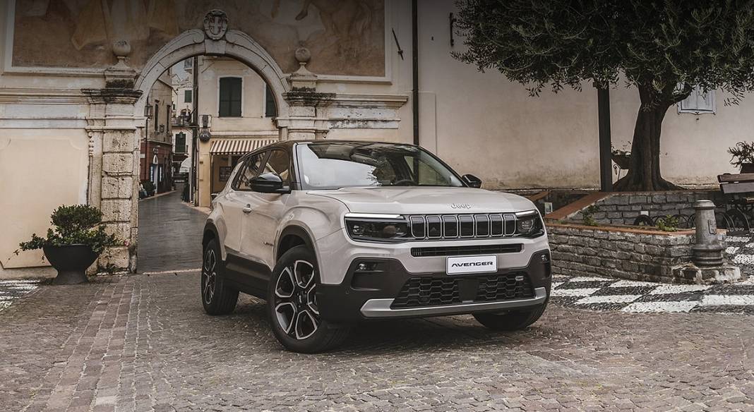 JEEP FİYATLARINI GÜNCELLEDİ: Temmuz ayı listesi ortaya çıktı! İşte Compass ve Avenger güncel fiyatlar... 1