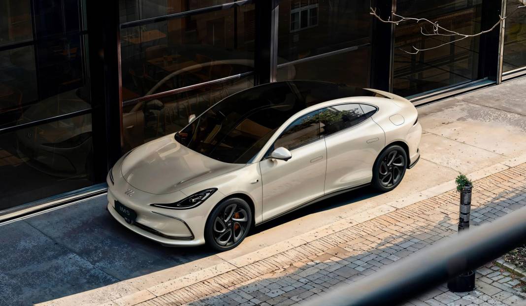 ÇİNLİ MG'DEN TESLA'YA YANIT: Yeni IM5 Sedan ve IM6 SUV tanıtıldı 1