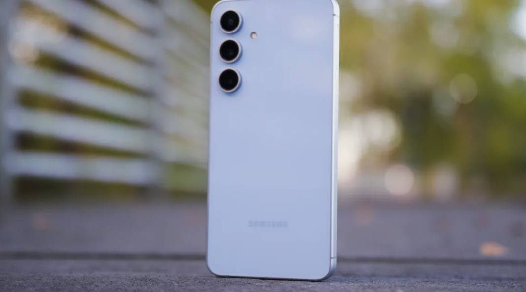 Uygun fiyatlı Samsung Galaxy S25 FE geliyor! Fiyatı ve özellikleri belli oldu 2