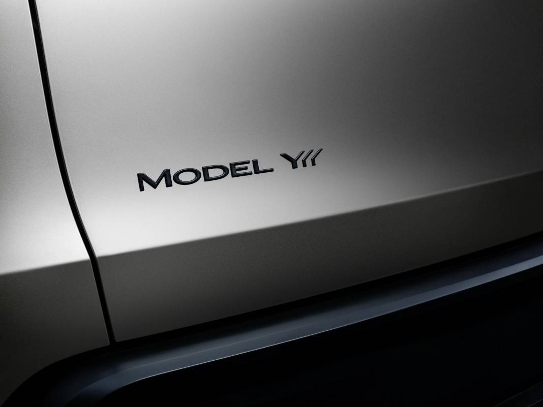 Tesla’dan şaşırtan yenilik: 6 koltuklu model Y L sahneye çıktı! 1