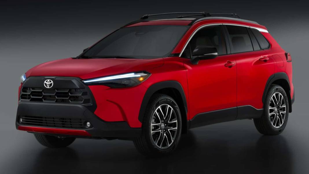 Türkiye’de satışa çıktı! Toyota’nın yeni gözdesi Corolla Cross’un tasarımı ve fiyatı 5