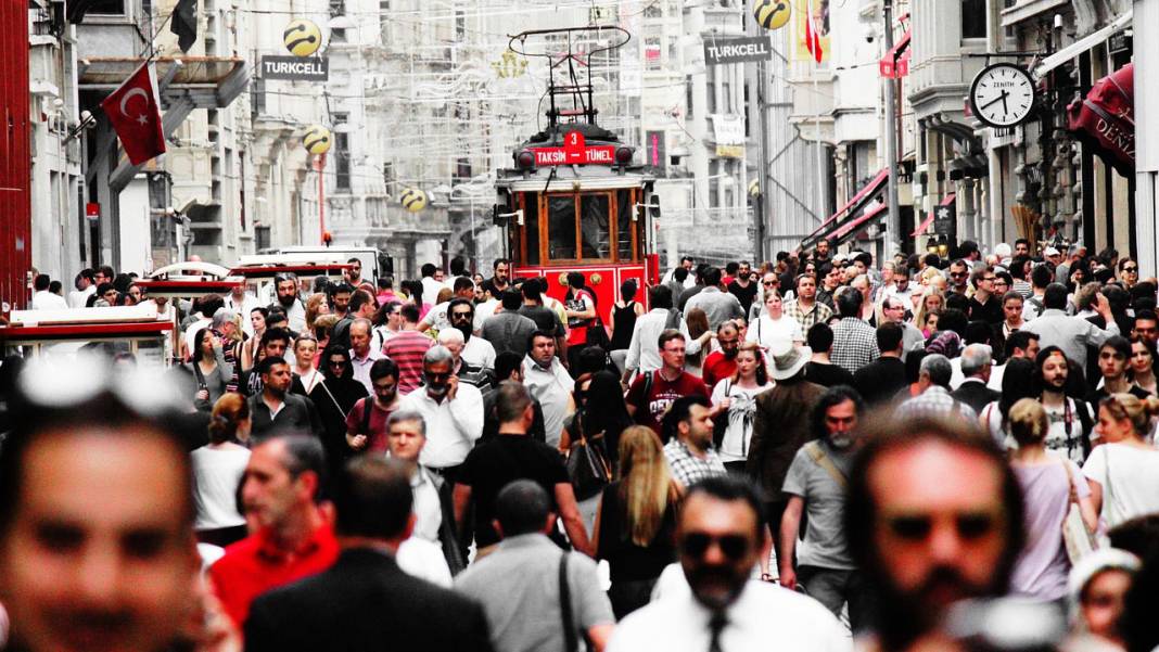 TÜİK Türkiye'nin nüfus verilerini açıkladı: 85 milyonluk nüfusuyla Türkiye dünyada 18’inci sırada 2