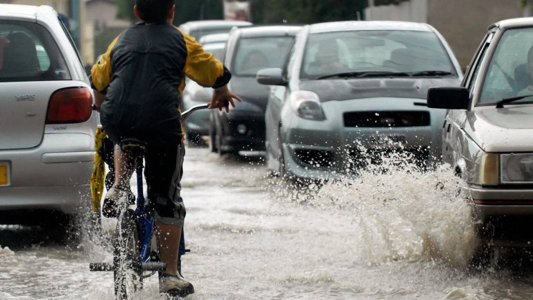15 Temmuz'da hava durumu nasıl? Sağanak ve fırtına uyarısı 3
