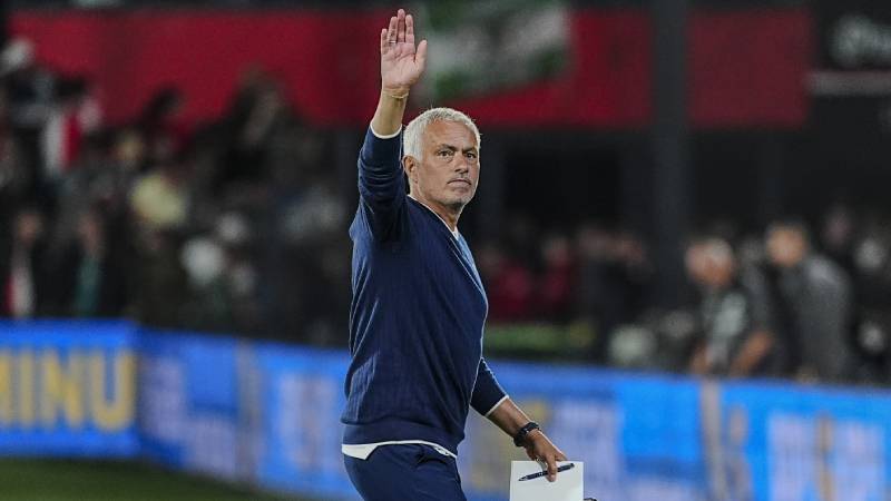 Kariyerindeki en kısa dönem Fenerbahçe'de: İşte Jose Mourinho'nun tazminat gelirleri 1
