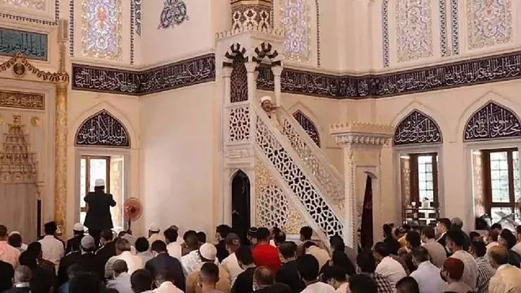 15 Ağustos Cuma hutbesi belli oldu! Diyanet bu haftaki cuma hutbesi konusunu yayınladı: “Kul Hakkı Ateşten Gömlektir” 4