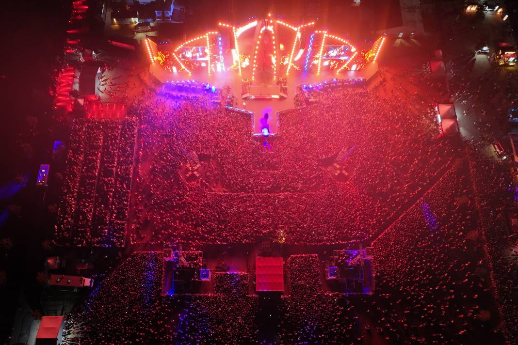 İstanbul'da Jennifer Lopez rüzgarı esti! Adeta ünlüler geçidine döndü 6