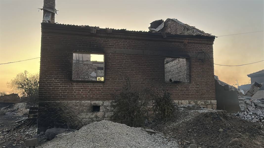 Çanakkale'de orman yangını: Gün ağarınca acı tablo ortaya çıktı 7