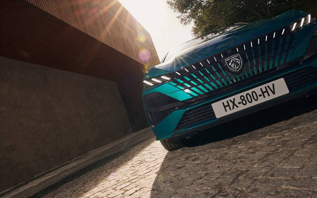2026 model yeni Peugeot 308 tanıtıldı: Elektrikli, hibrit ve dizel seçenekleriyle geliyor! 1