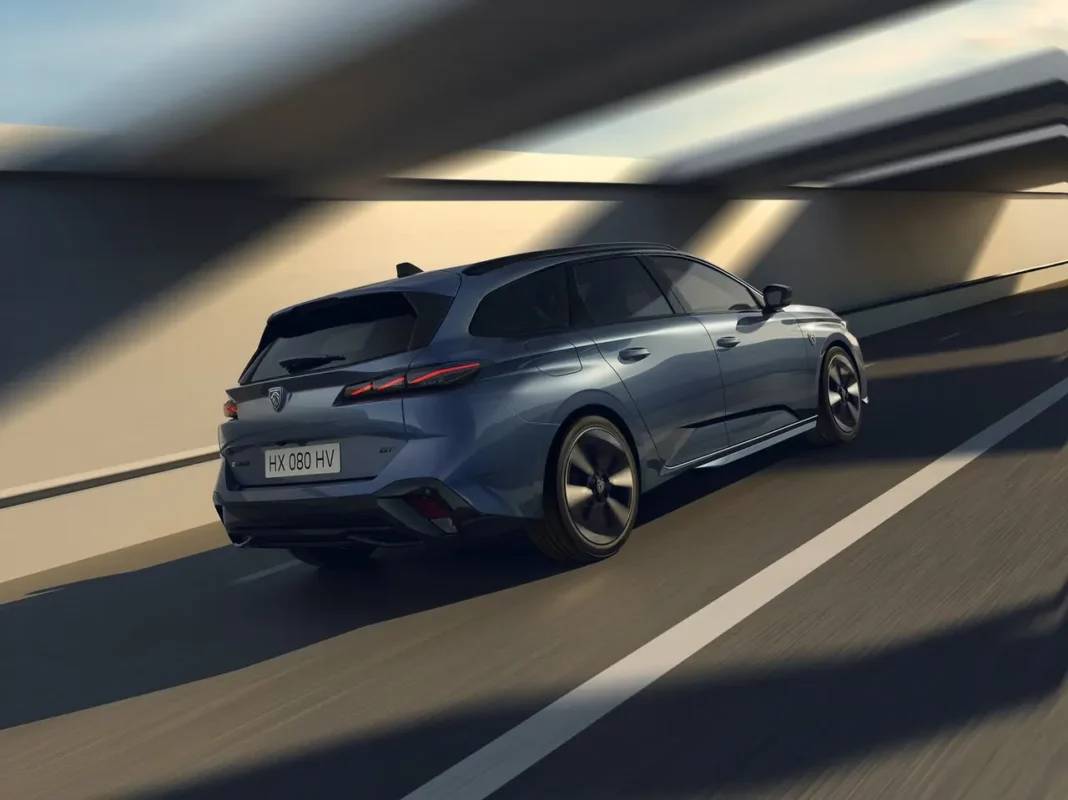 Peugeot'un 2026 model 308'i tanıtıldı: Gören gözlerini alamıyor! 3