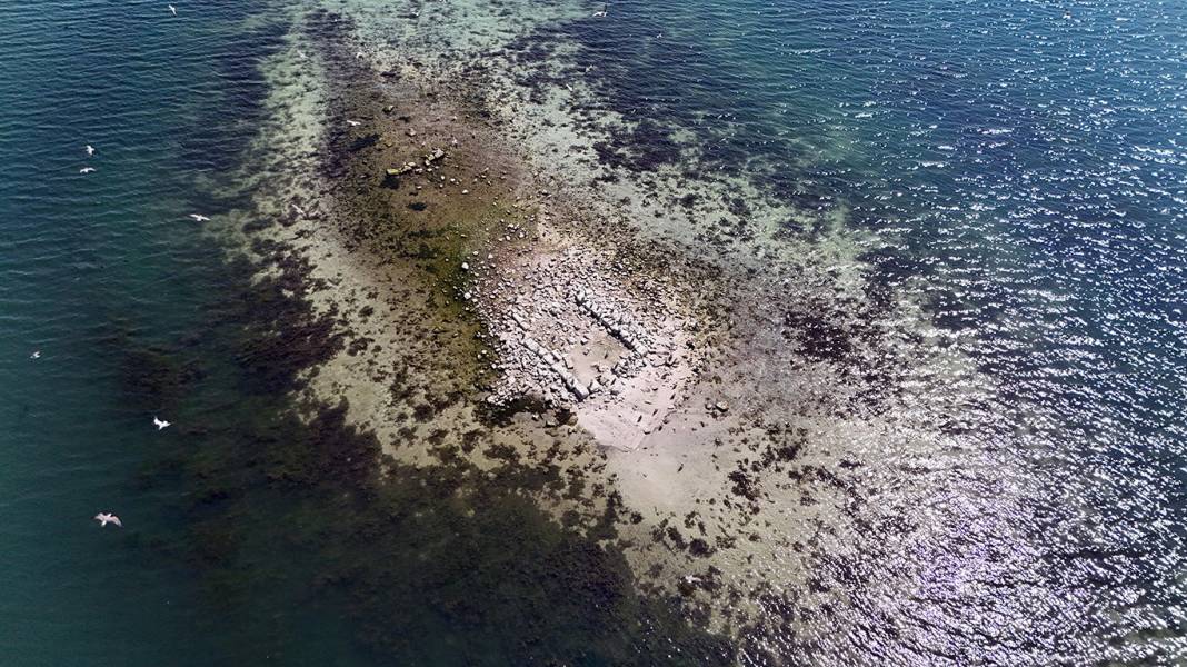 Sapanca Gölü çekildi, tarihi kilise kalıntısı ortaya çıktı 1
