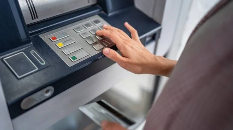 Meğer o amaçla kullanılıyormuş: ATM'deki sarı tuşun anlamına inanamayacaksınız! 3