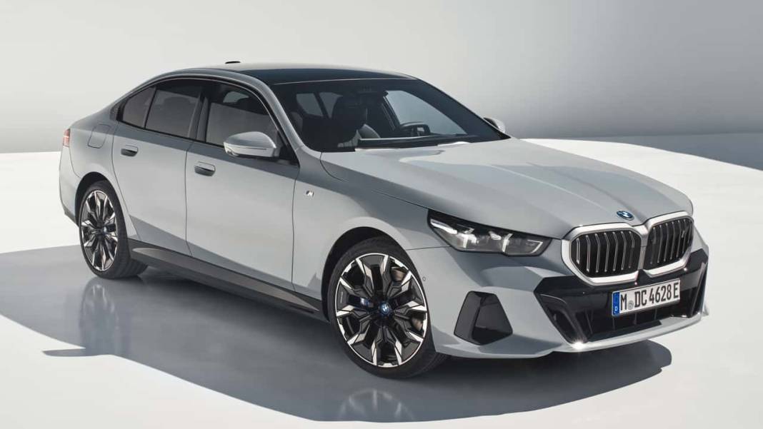 EN UCUZ BMW NE KADAR? BMW Ağustos ayı fiyat listesi güncellendi. BMW 1, 2, 3, 4, 5, M, X ve i serisi ne kadar? 19