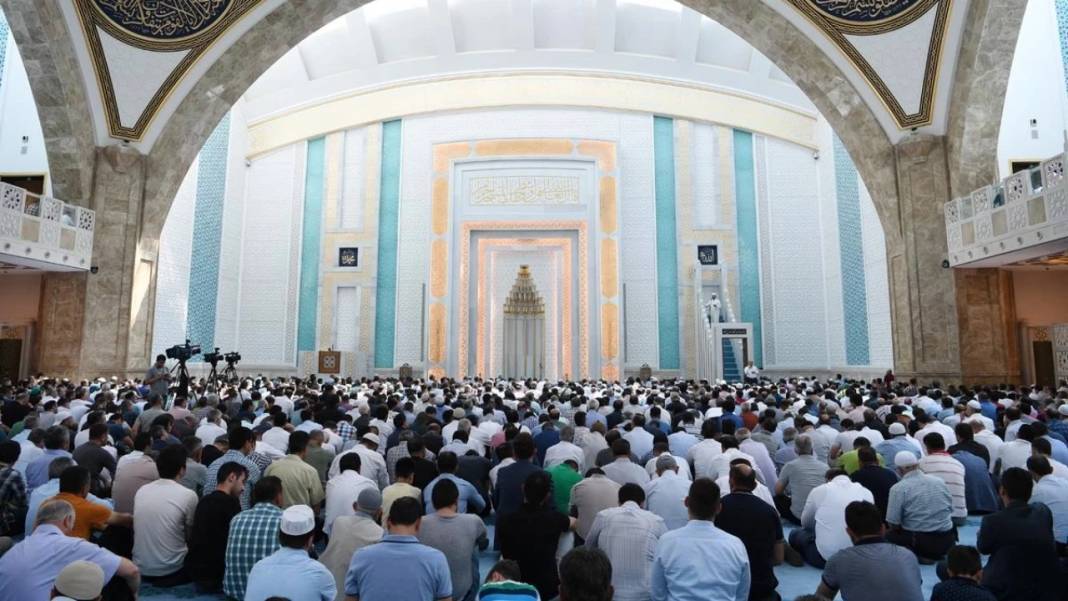 29 Ağustos Cuma hutbesi belli oldu! Diyanet bu haftaki cuma hutbesi konusunu yayınladı: “Âlemlere Rahmet Hz. Muhammed (S.A.S)” 3