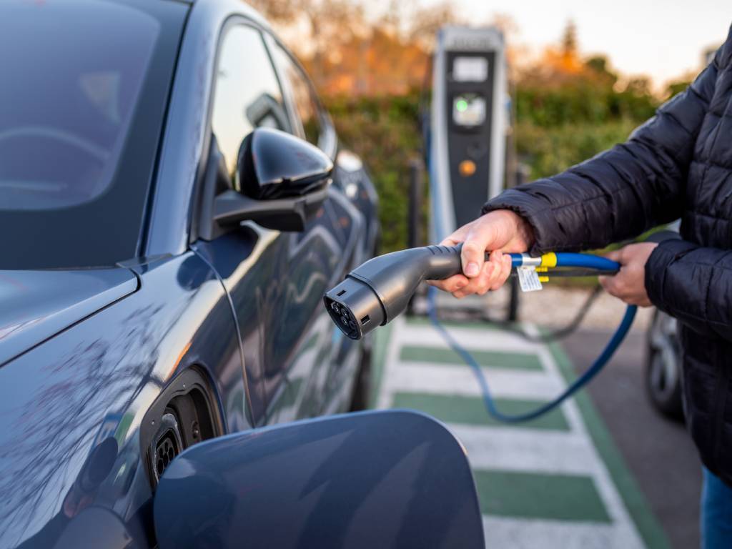 EN ÇOK RAĞBET GÖREN ELEKTRİKLİ ARAÇLAR BELLİ OLDU: Satışlar son ayda resmen pik yaptı. En çok hangi elektrikli araçlar satılıyor 9