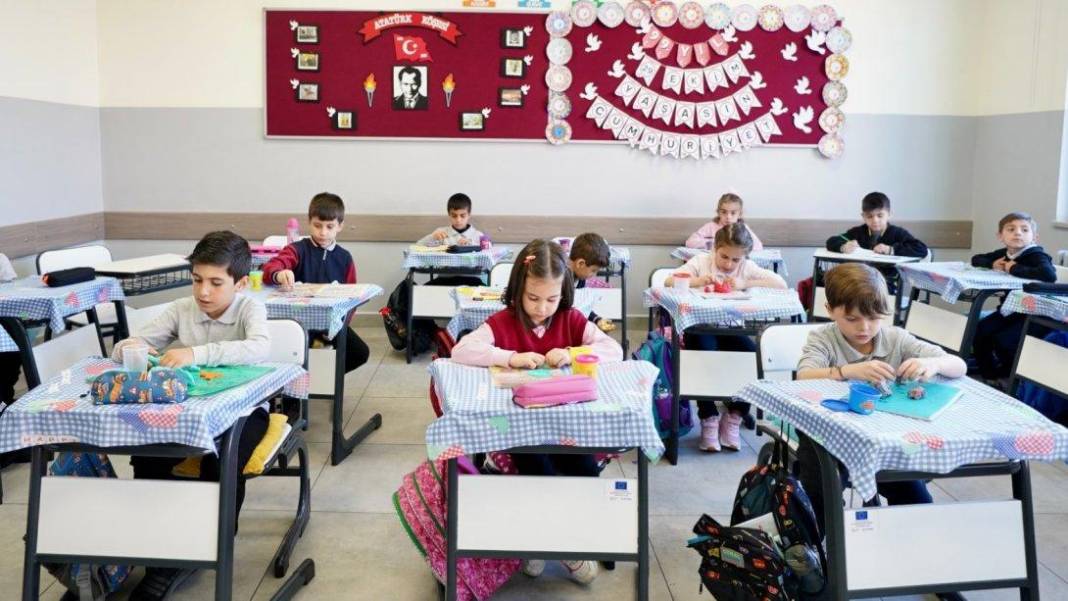OKULLAR NE ZAMAN AÇILACAK? MEB 2025-2026 eğitim yılı açıklandı. 2026'da okullar ne zaman kapanacak? 3