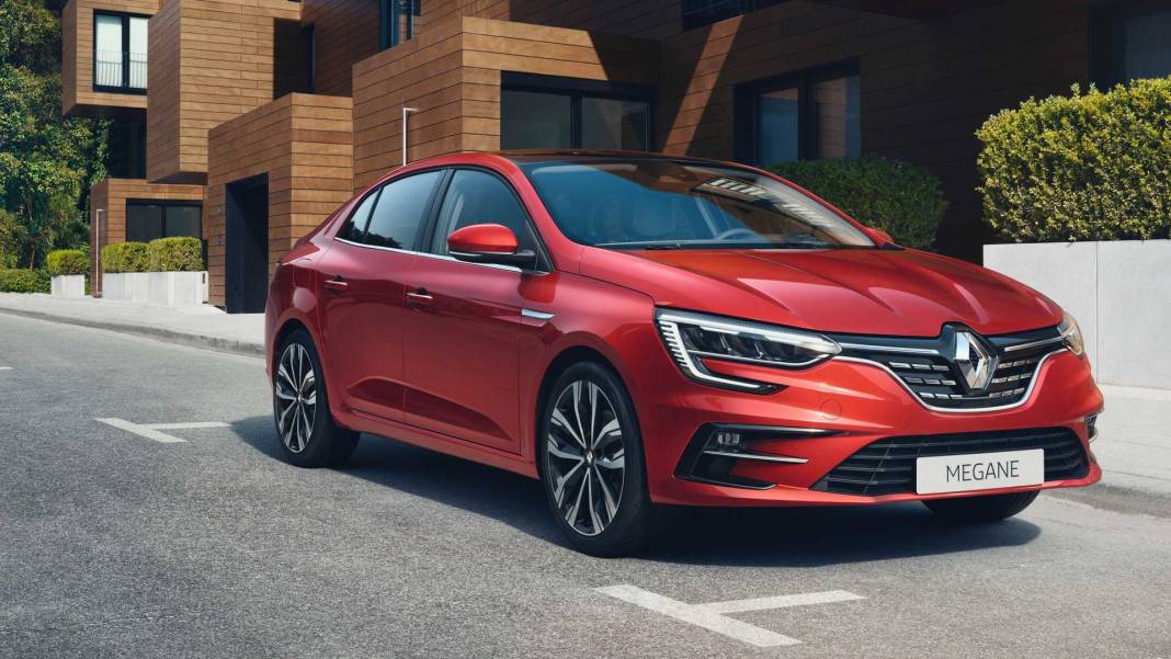 RENAULT AĞUSTOS AYI FİYAT LİSTESİ AÇIKLANDI: Renault Clio, Austral, Megane, Captur, Duster ve Rafale ne kadar? 1