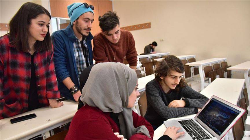 ÜNİVERSİTE ÖĞRENCİLERİ DİKKAT: Burs veren kurumlar tek tek açıklandı! Başvuruları kaçırmayın 2