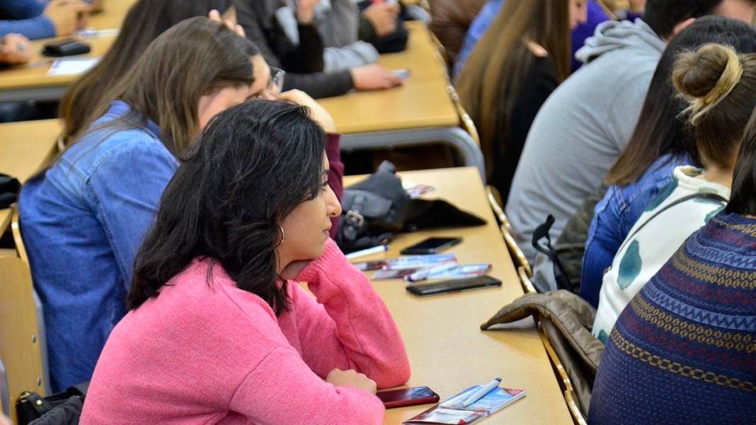 ÖĞRENCİLERİN EN ÇOK MEMNUN KALDIĞI 40 ÜNİVERSİTE BELLİ OLDU: Listenin başındaki üniversite hayli şaşırttı! 30
