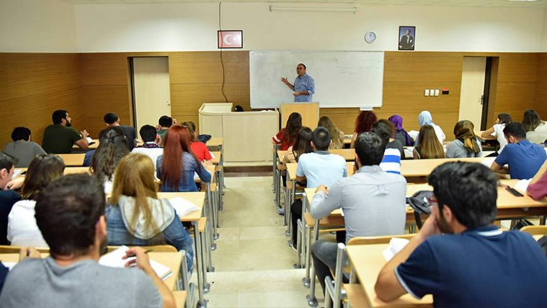ÖĞRENCİLERİN EN ÇOK MEMNUN KALDIĞI 40 ÜNİVERSİTE BELLİ OLDU: Listenin başındaki üniversite hayli şaşırttı! 27