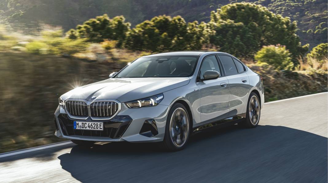 BMW, MERCEDES, JEEP VE DAHA FAZLASI: Otomobilde sıfır faiz avantajını kaçırmayın 3