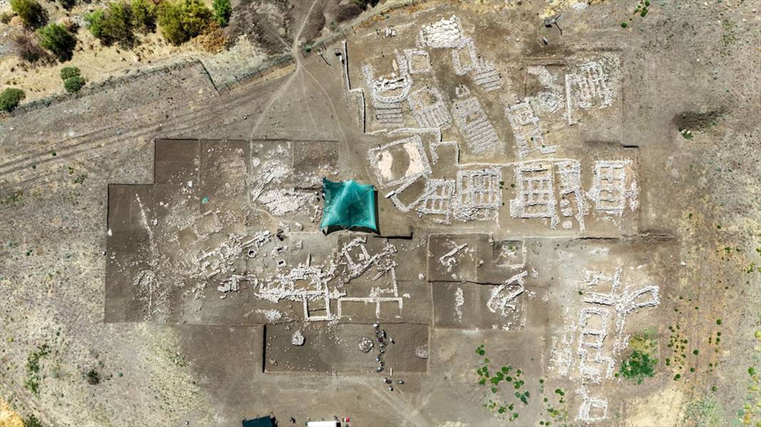 Diyarbakır’da 9 bin 500 yıllık “Kamusal Yapı” keşfedildi 6
