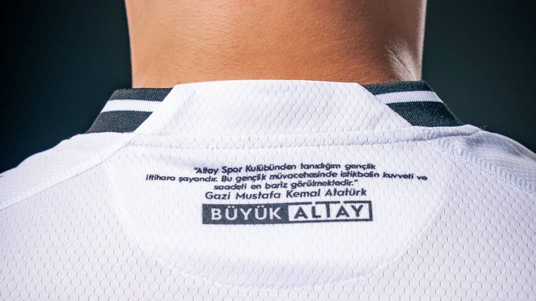 Altay 2025-2026 sezonu formalarını tanıttı: Atatürk imzası ve sözü formaya kazındı! 4