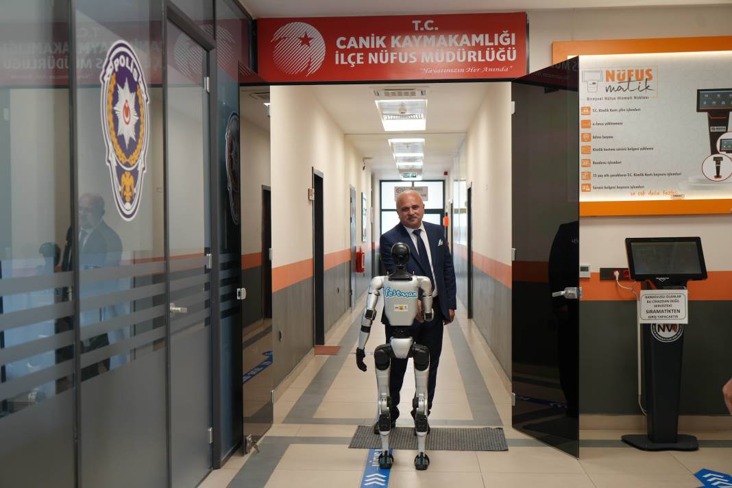 Türkiye'de bir ilk! İnsansı robot Festman nüfusa kaydoldu! 4