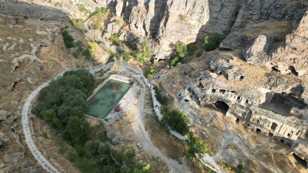 Kayseri'de tarihe ışık tutacak eşsiz yapı restore edilmeyi bekliyor! Üstü cami altı kilise… 3