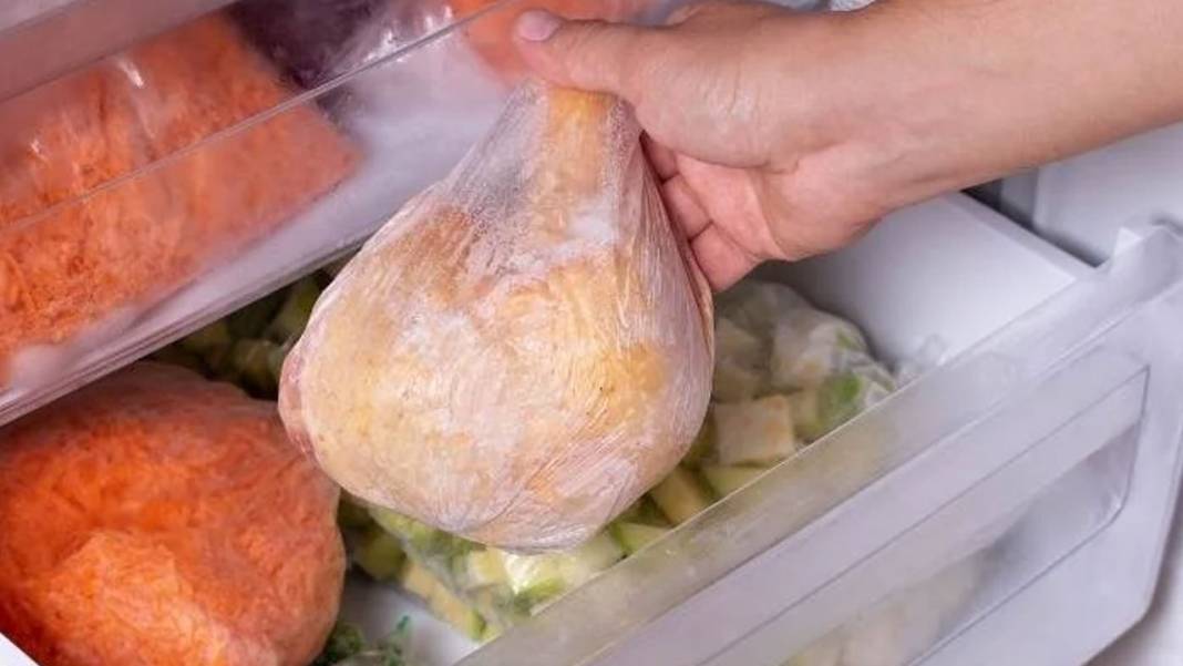 Uzmanlar üzerine basa basa uyardı: Buzluktan çıkan bu 5 yiyeceğe dikkat! 7